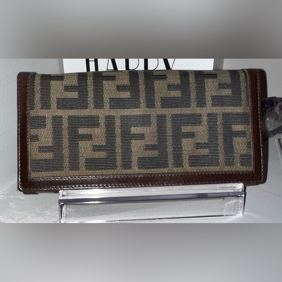 Fendi long wallet - GUC - Picture 1 of 11